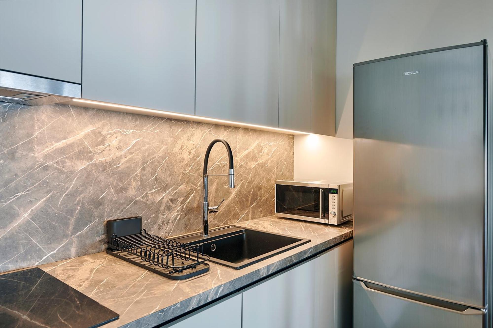 City-Center Apartment In Vibrant Monastiraki, Атина Екстериор снимка