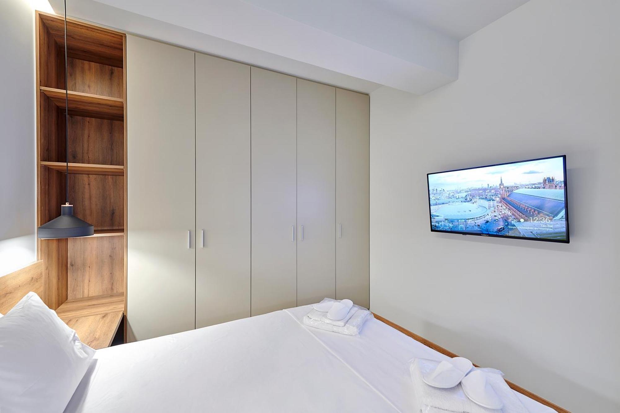 City-Center Apartment In Vibrant Monastiraki, Атина Екстериор снимка