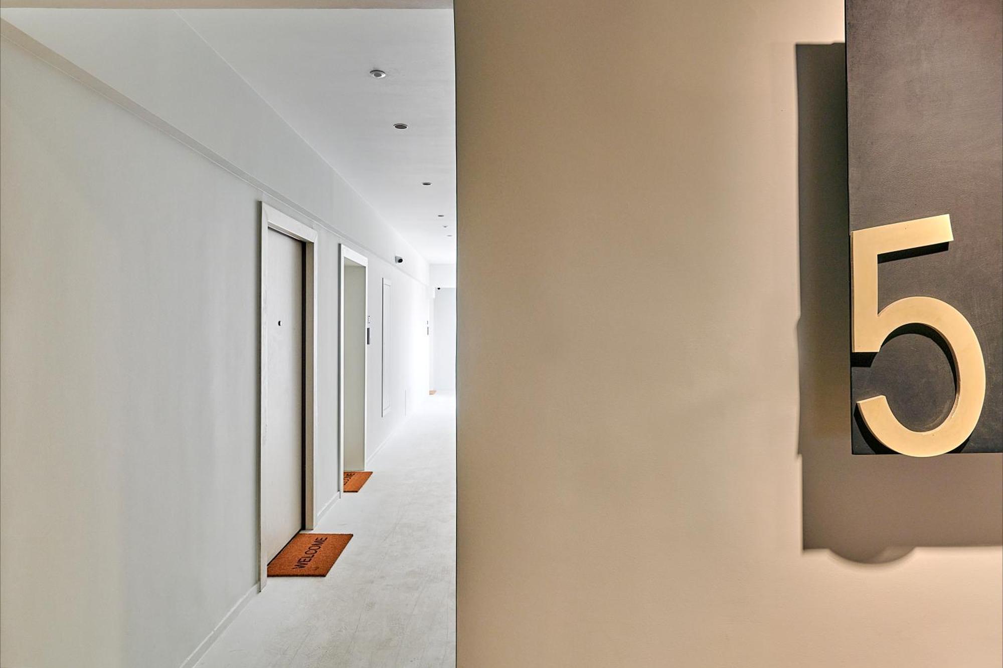 City-Center Apartment In Vibrant Monastiraki, Атина Екстериор снимка