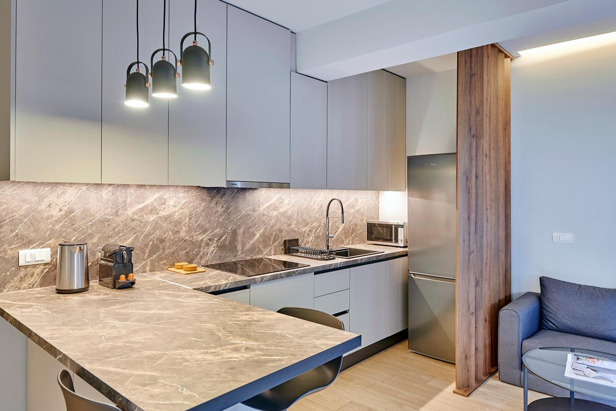 City-Center Apartment In Vibrant Monastiraki, Атина Екстериор снимка